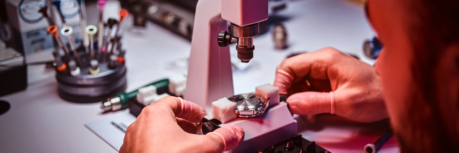 Level Up Your Watchmaking Game Beginner’s Guide to Watch Case Back Presses