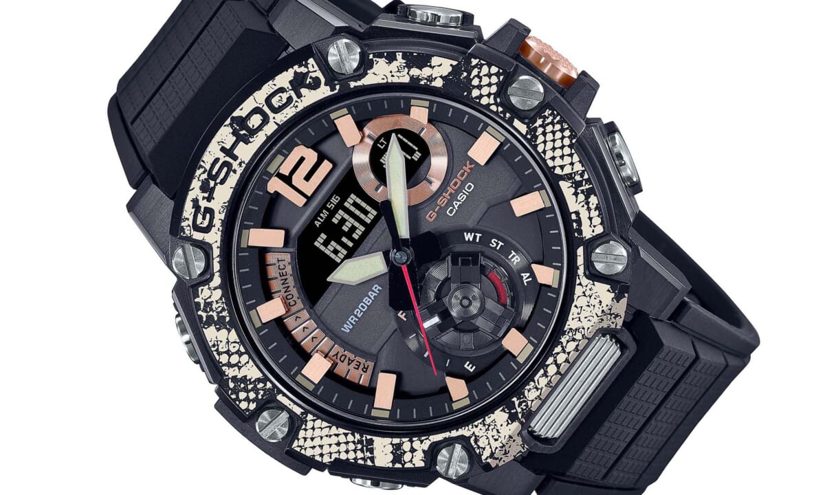 メタルの高級感とアナログ時刻表示が特徴のGSHOCK「GSTEEL」に、パイソンデザインの新作が登場