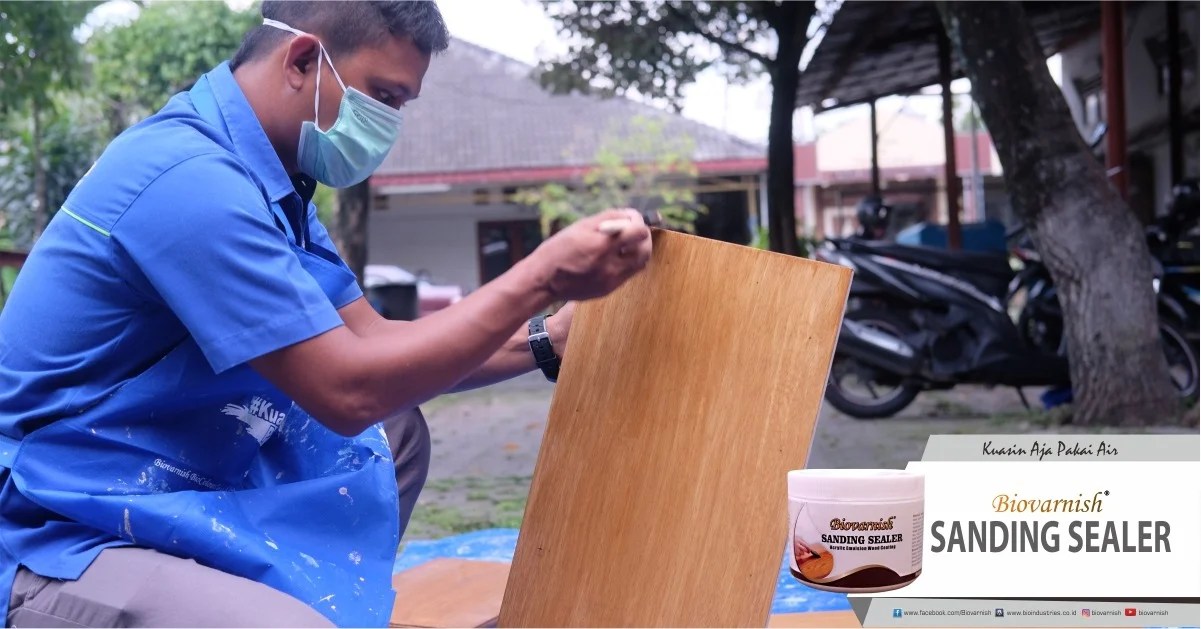 Cara Menciptakan Tekstur Kursi Santai Kayu Halus Dengan