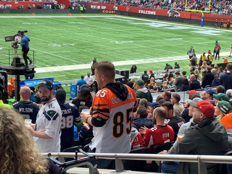 How to Develop Fans of Your Team from Scratch Digital and Social