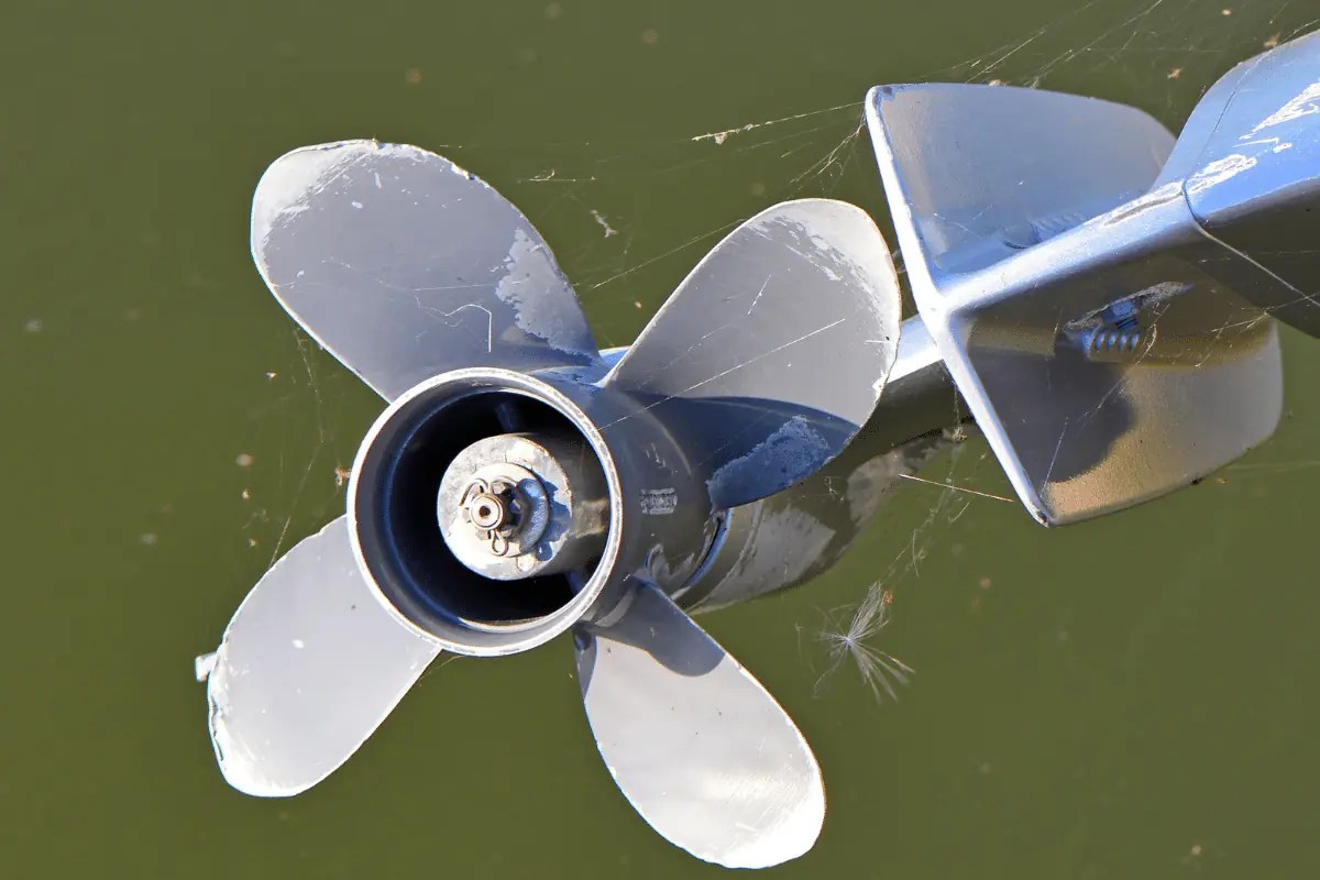 Choose the Perfect Pontoon Boat Propeller [ Tips & More ] Water