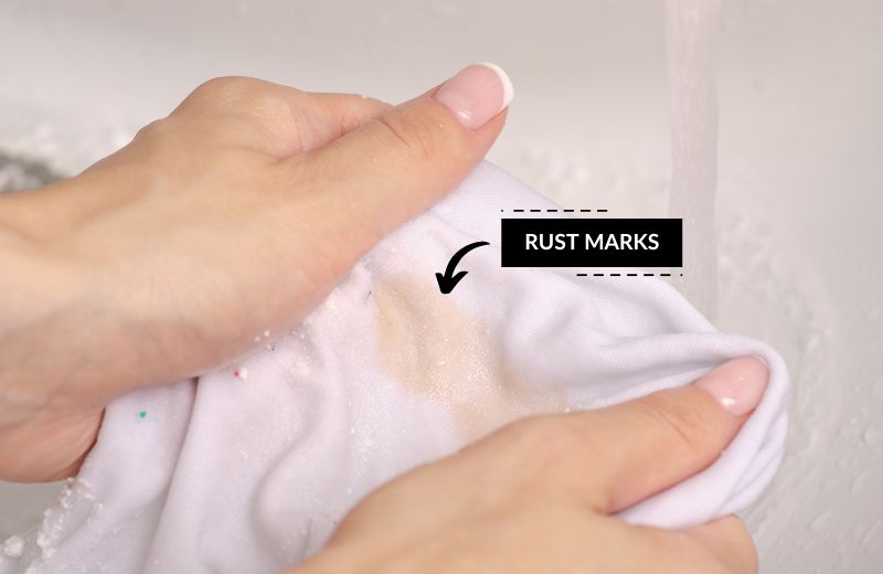 6 Causes of Stains on Clothes After Washing (+How to Fix)