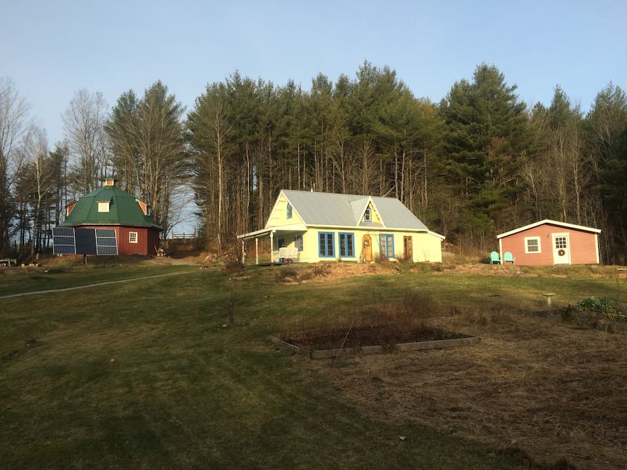 Farmstays Waterman Orchards