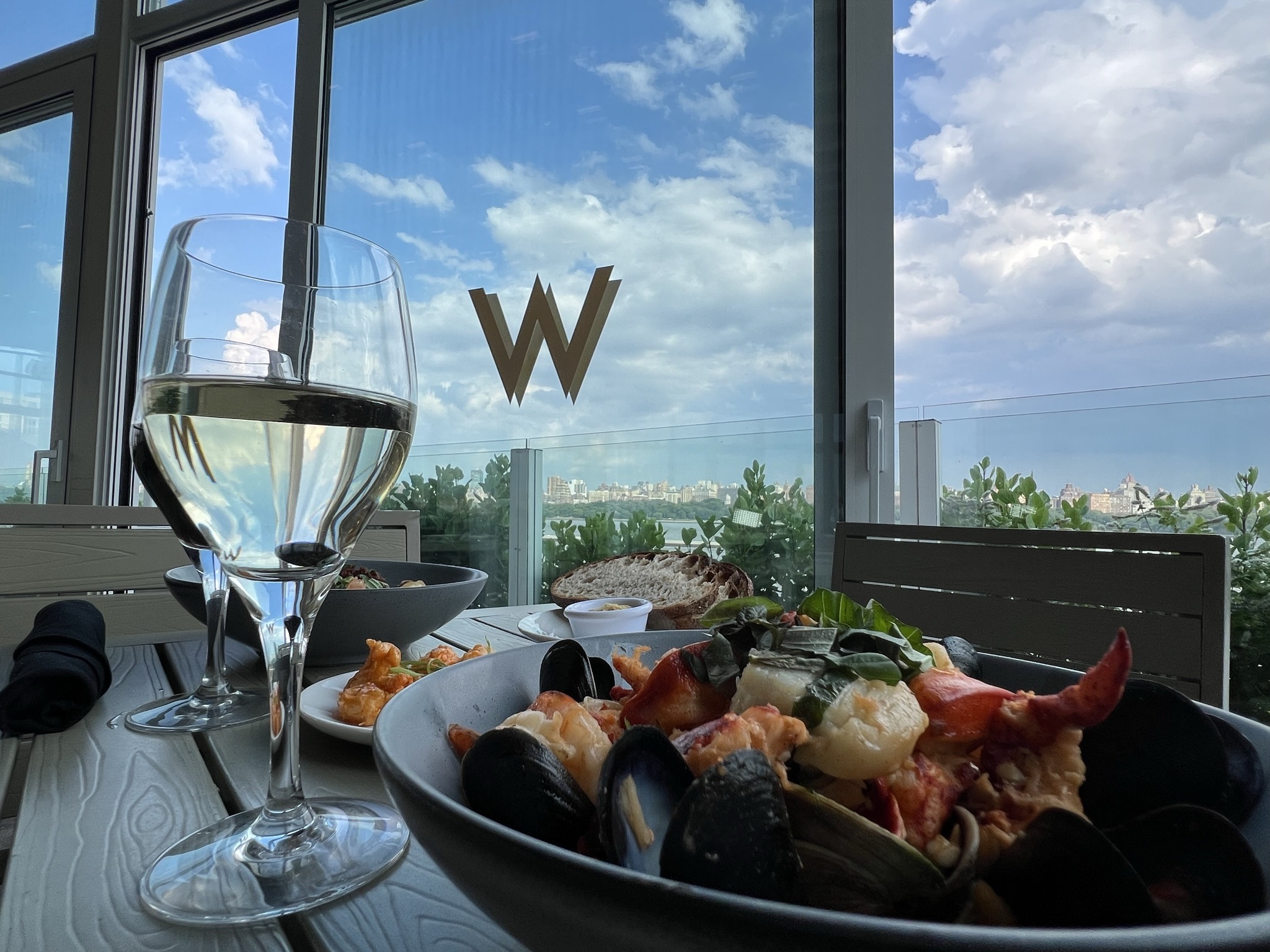 An Evening At The Best Seafood Restaurant Near Edgewater NJ