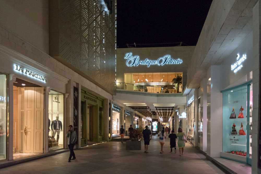 La Isla Shopping Village, Cancun WattWhereHow?