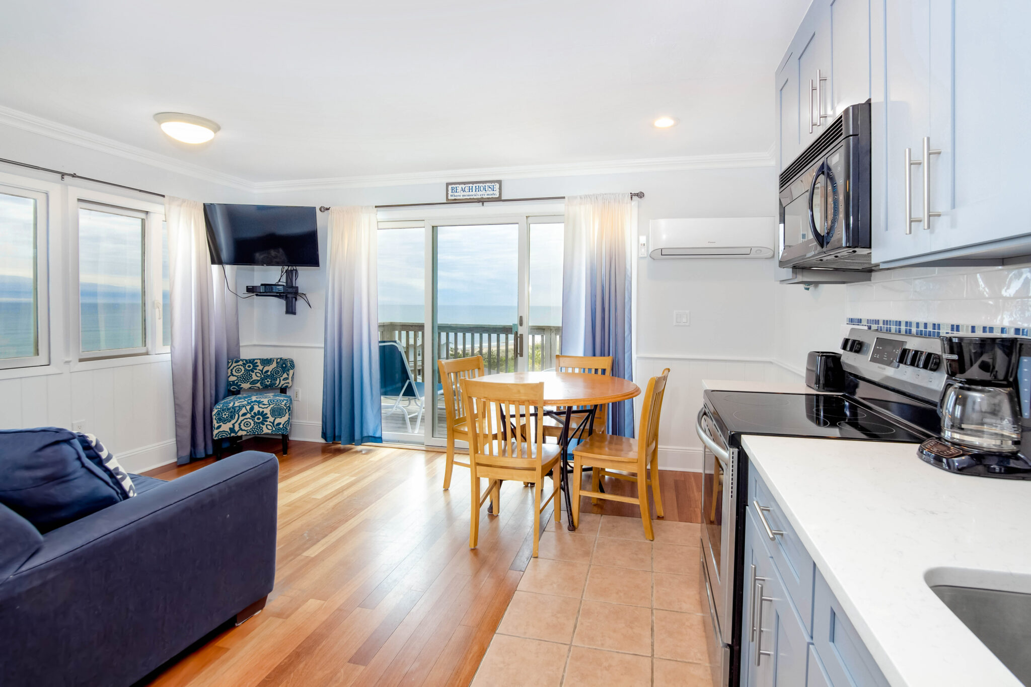 Wavecrest Resort Hotel in Montauk Beachfront Resort in Montauk