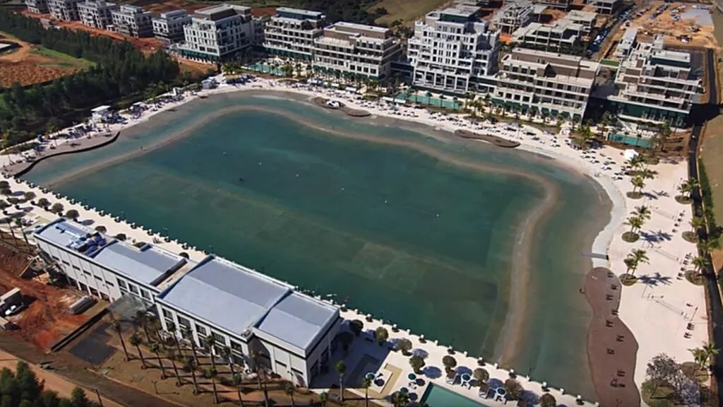 Drone gives complete view of new Boa Vista wave pool in Brazil