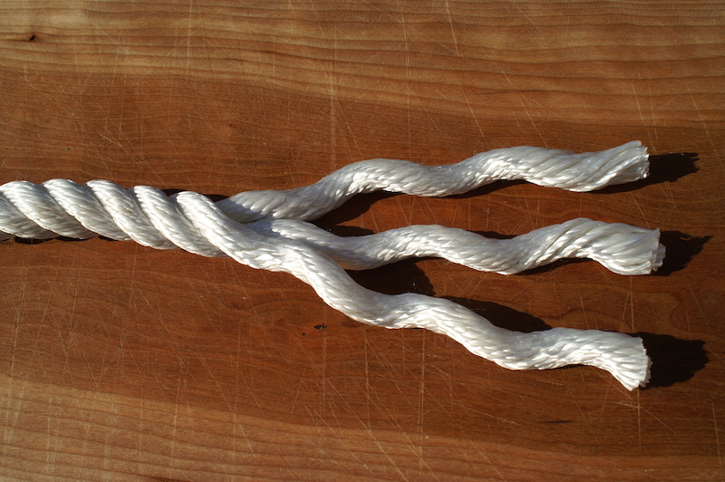 CRUISING SAILBOAT GROUND TACKLE Chain Versus Rope Rode Wave Train