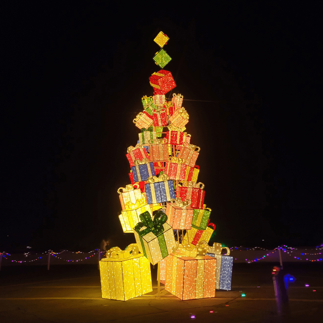 Santa’s Speedway Christmas Lights is Back at Irwindale Speedway WaWa