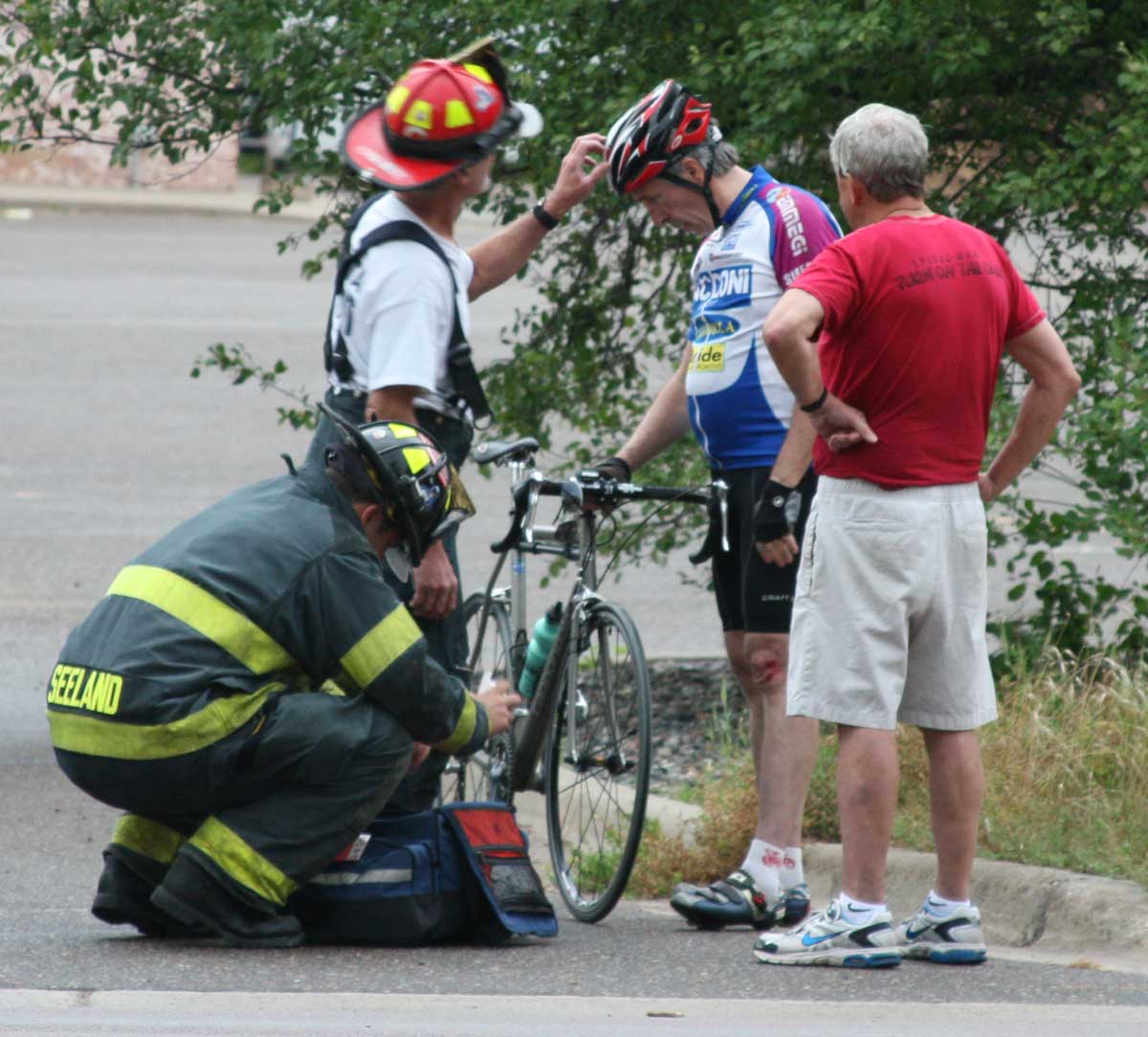 Car / bicyclist accident