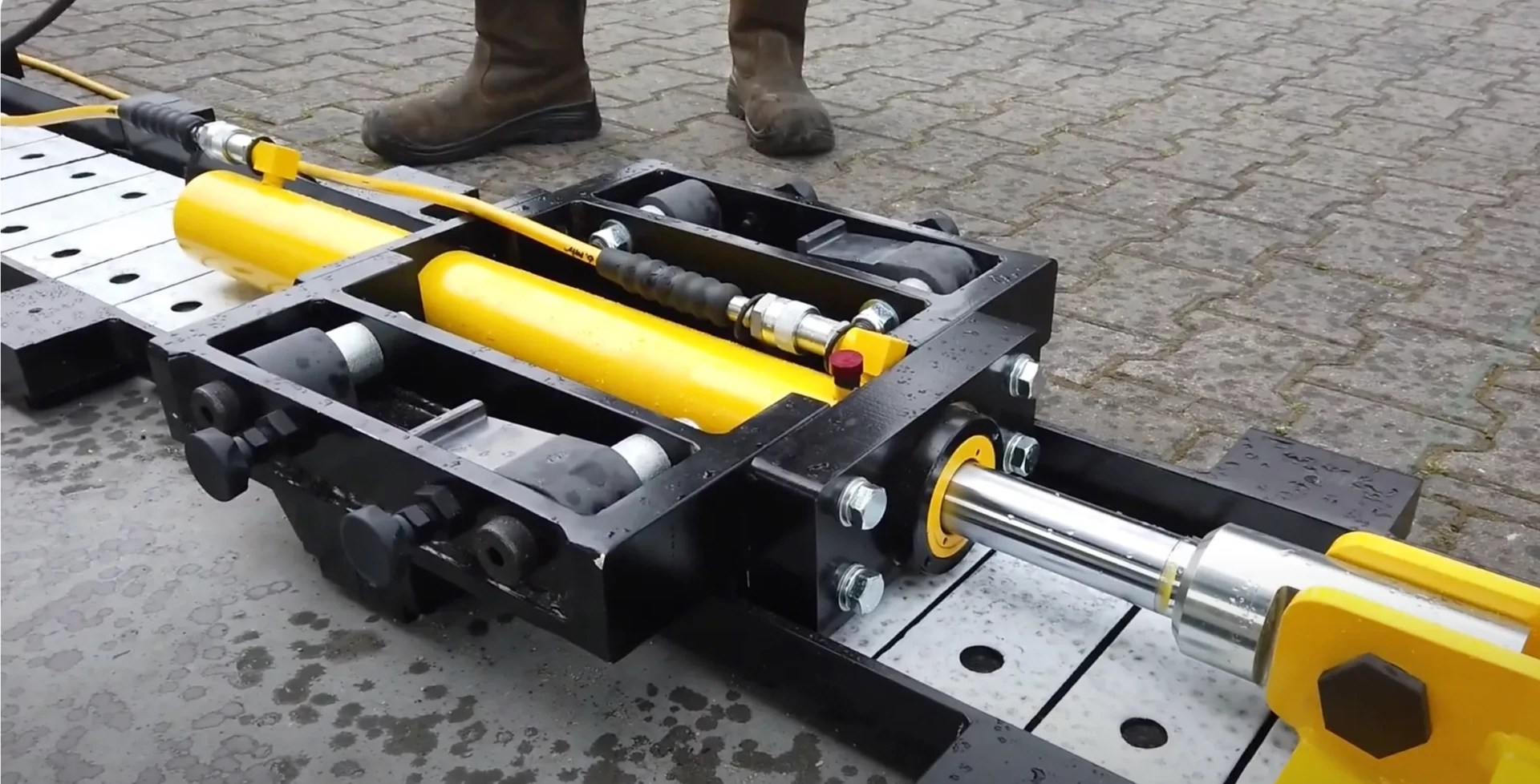 HYDRAULIC SKIDDING SYSTEMS WB