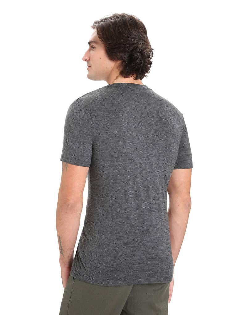 11 MustHave Merino Wool Base Layers (for Skiing and Snowboarding)