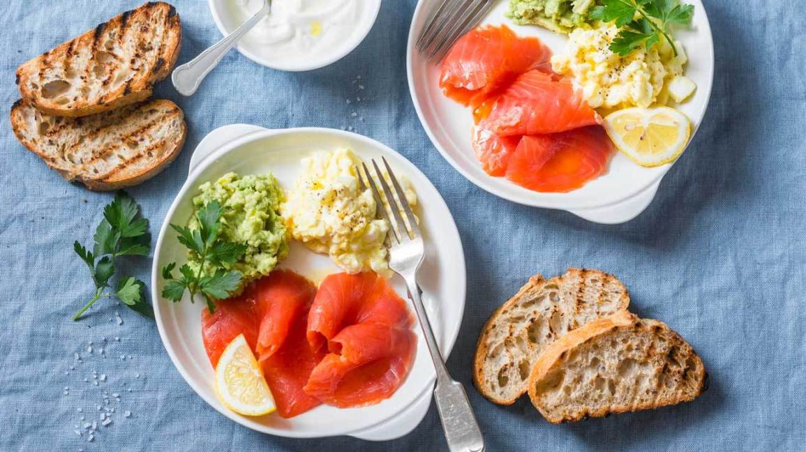 Dine Confidently Tips for Eating with a Visual Impairment Wisconsin Council of the Blind