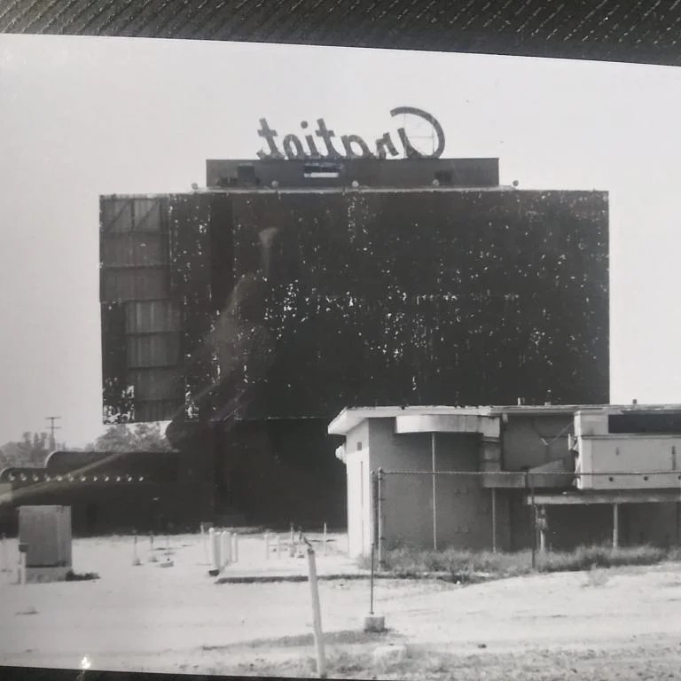Gratiot DriveIn Screen