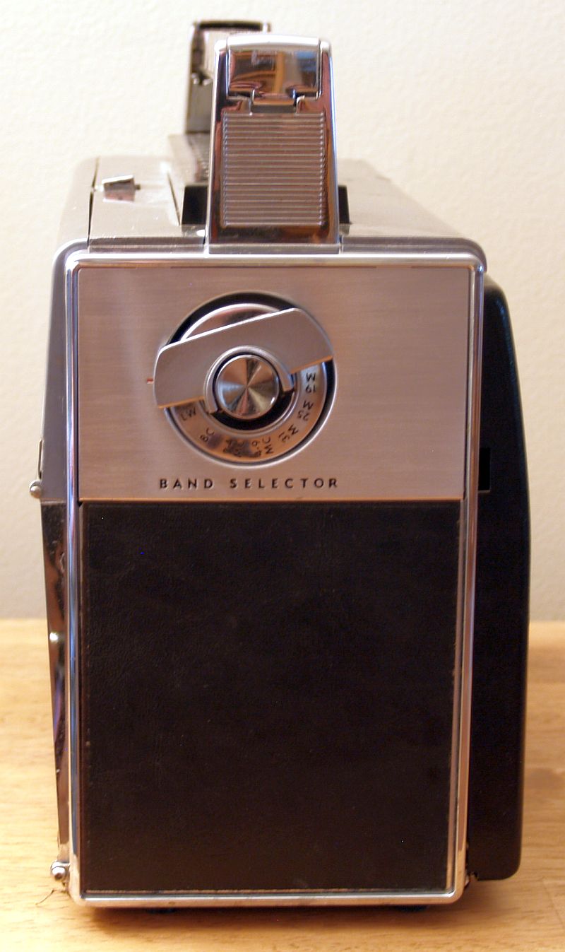 1960's Zenith Transoceanic Model Royal 30001 AMFM Multiband Radio