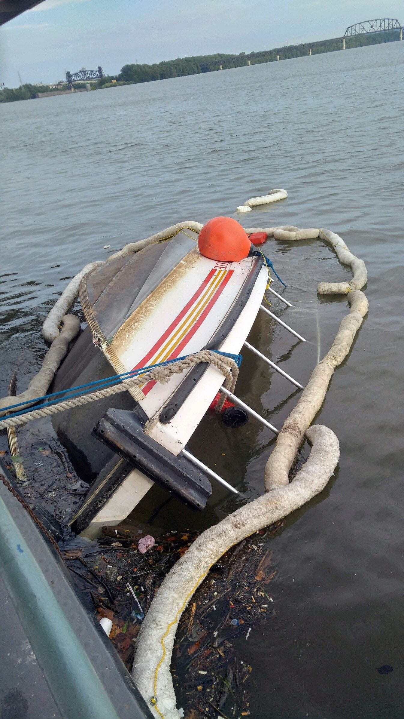 Louisville Fire trying to recover 600,000 rescue boat sunk in Ohio