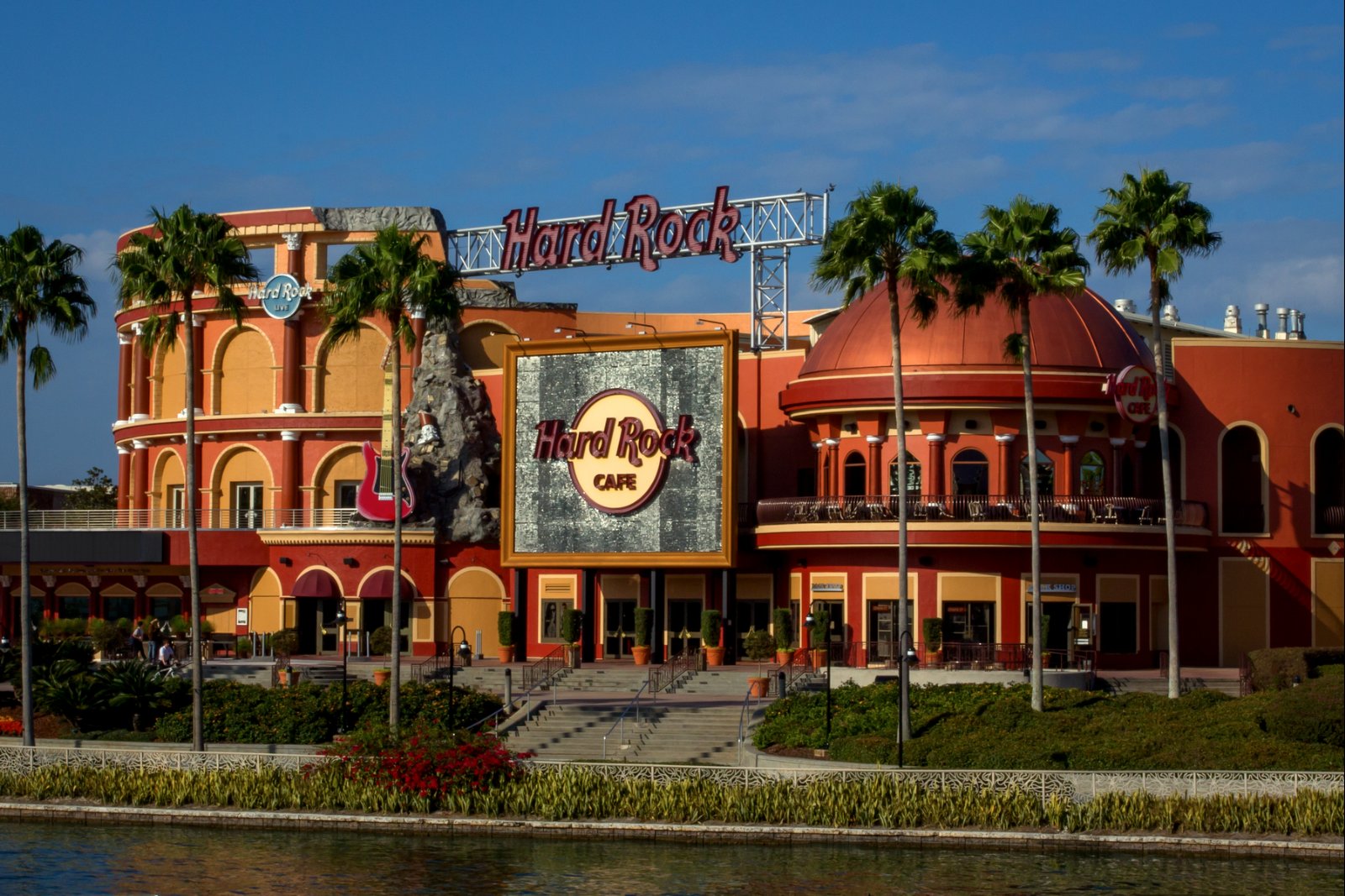 Hard Rock Cafe at Universal Orlando Giving Away Free Legendary Burgers