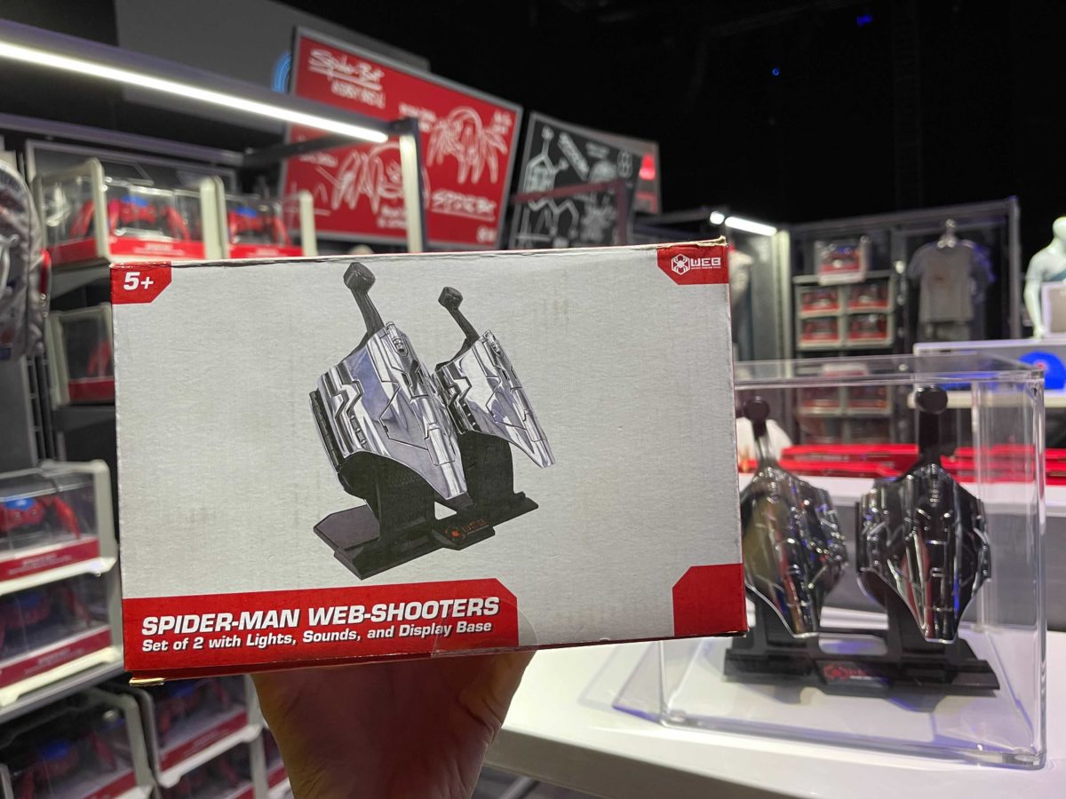 VIDEOS Unboxing SpiderMan Web Shooters, Digital Expression LightUp