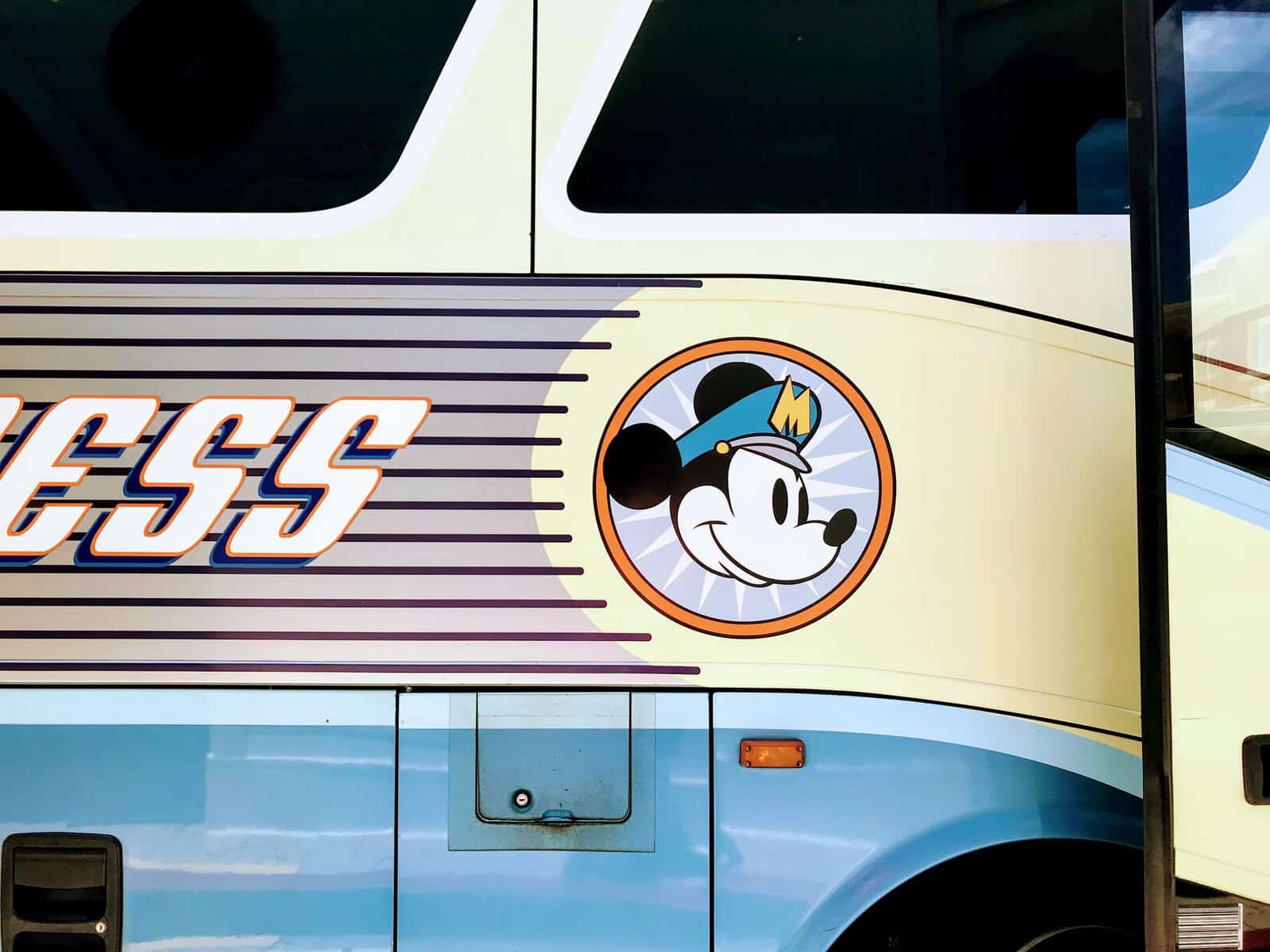 Comparing pickup options from Orlando airport to Disney World