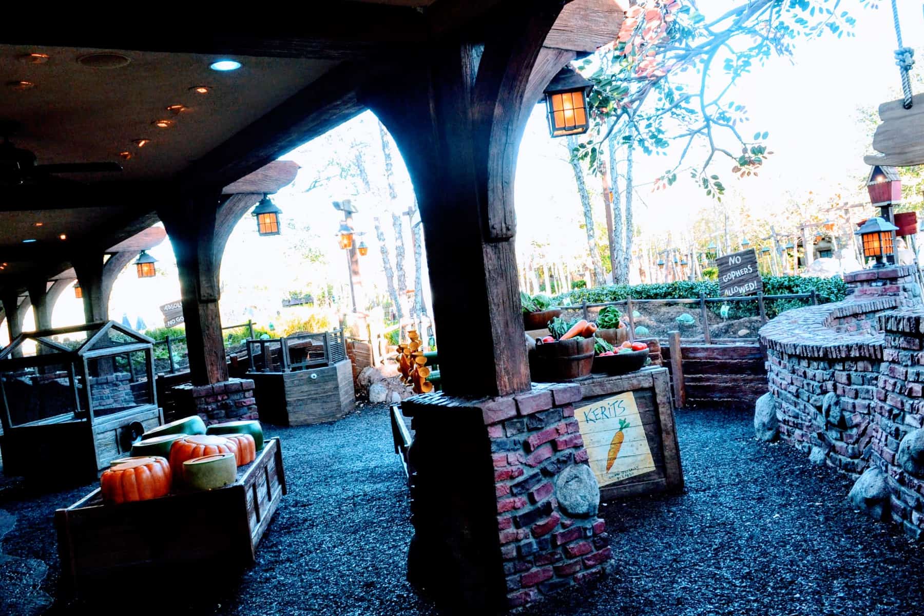 The interactive and themed queues of Disney World