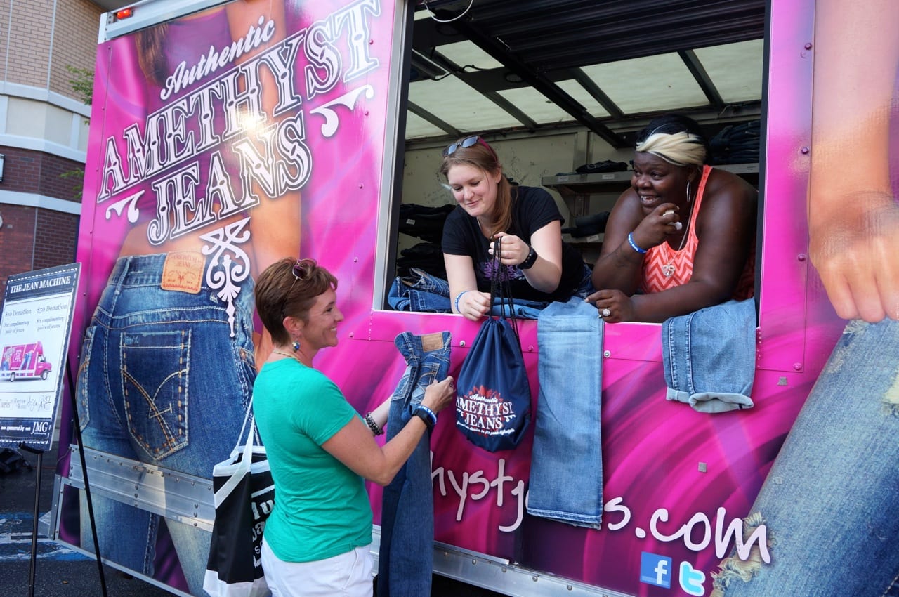 Taste of Blue Back Square & West Hartford Center Draws SellOut Crowd