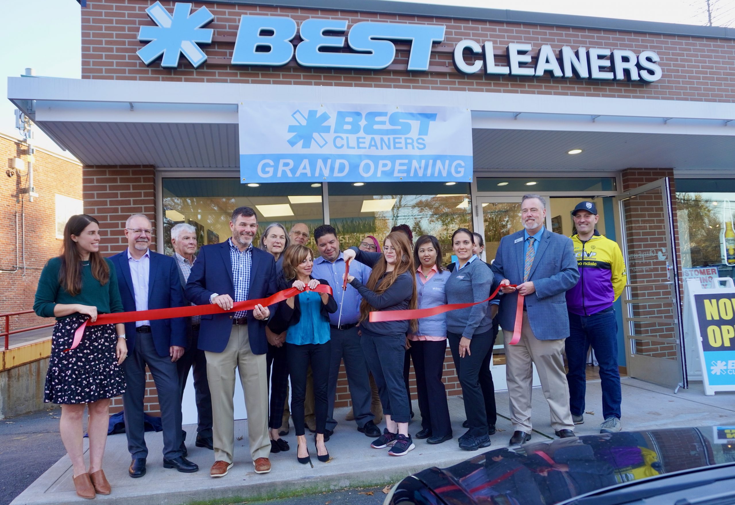 Best Cleaners Celebrates West Hartford Opening with Community