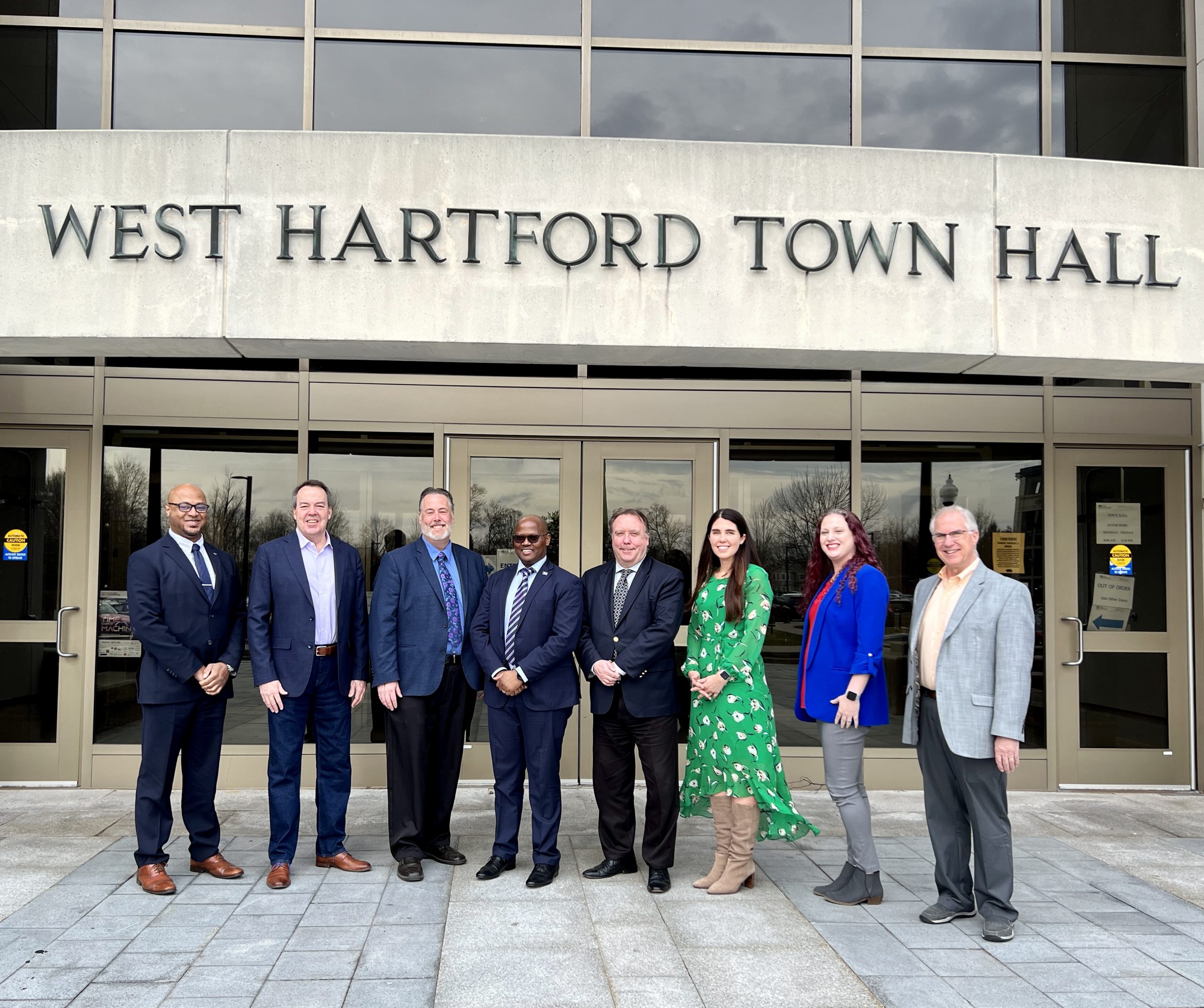 South African Consulate General Looks to Develop Relationship with West