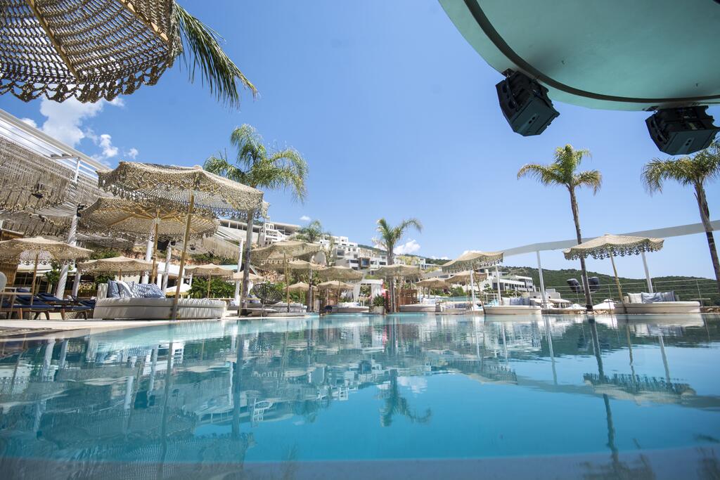 We Travel Macedonia Folie Marine Beach 4*Valona We Travel Macedonia