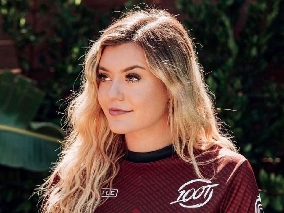 BrookeAB Biography, Age, Height, Boyfriend, Net Worth Wealthy Spy