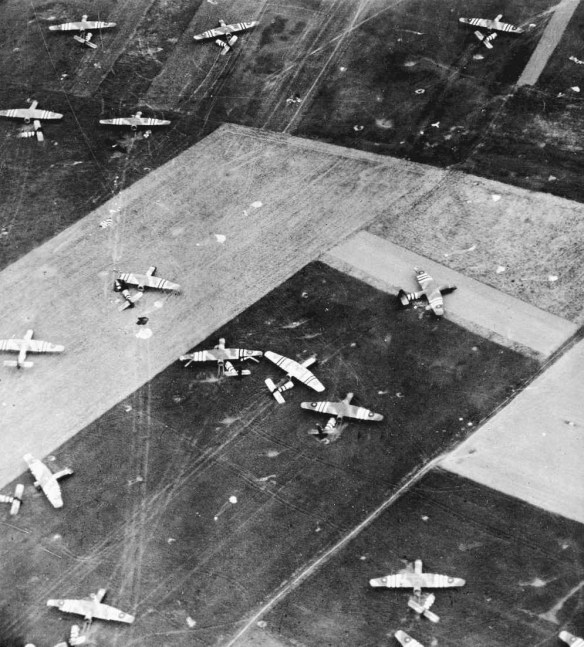 WWII Gliders Weapons and Warfare