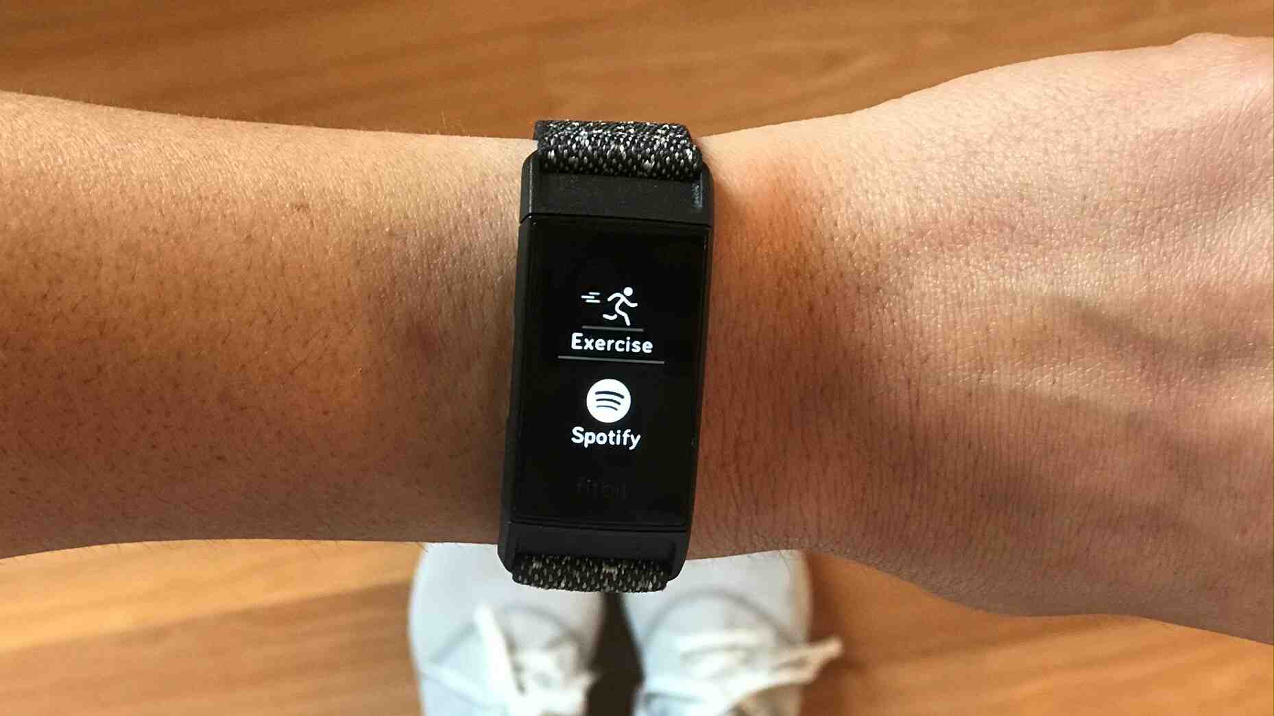 Can Fitbit be used without a phone? Wearable Fitness Trackers