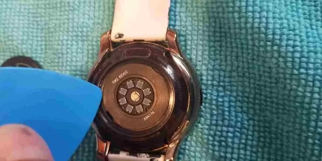 Galaxy Watch Sensor Cover Fell Off Here's How to Fix?