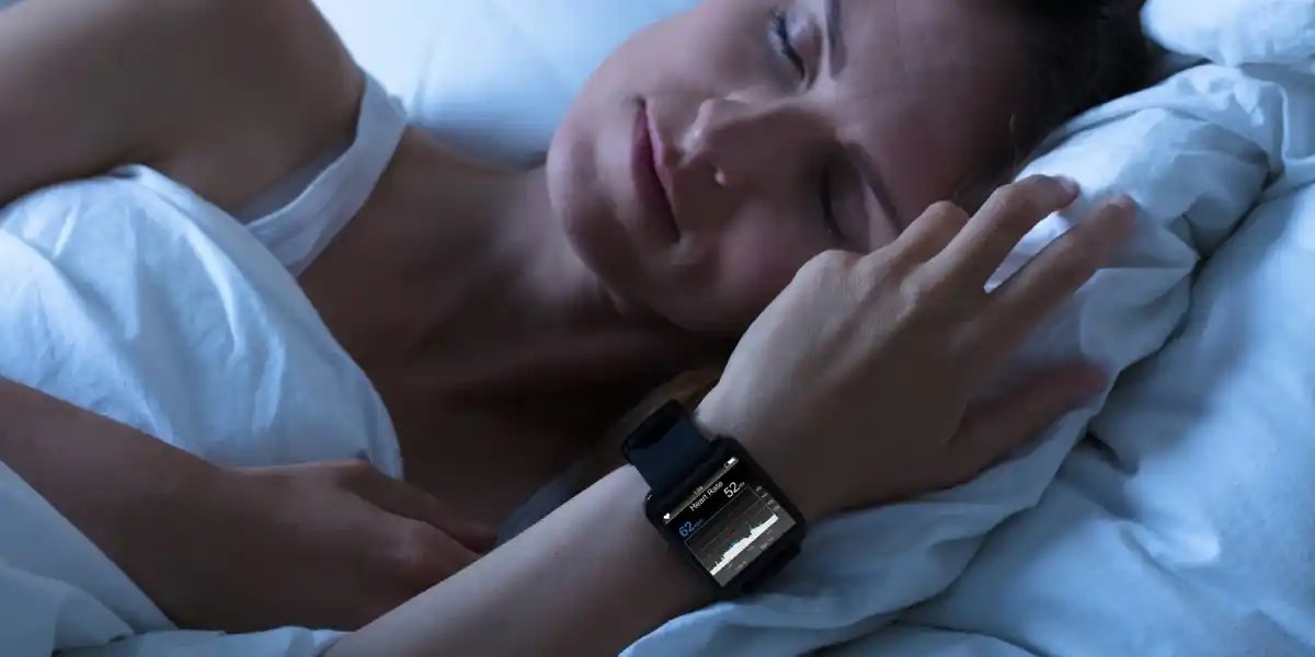 Why Fitbit Keeps Lighting Up At Night? Here’s How To Stop It