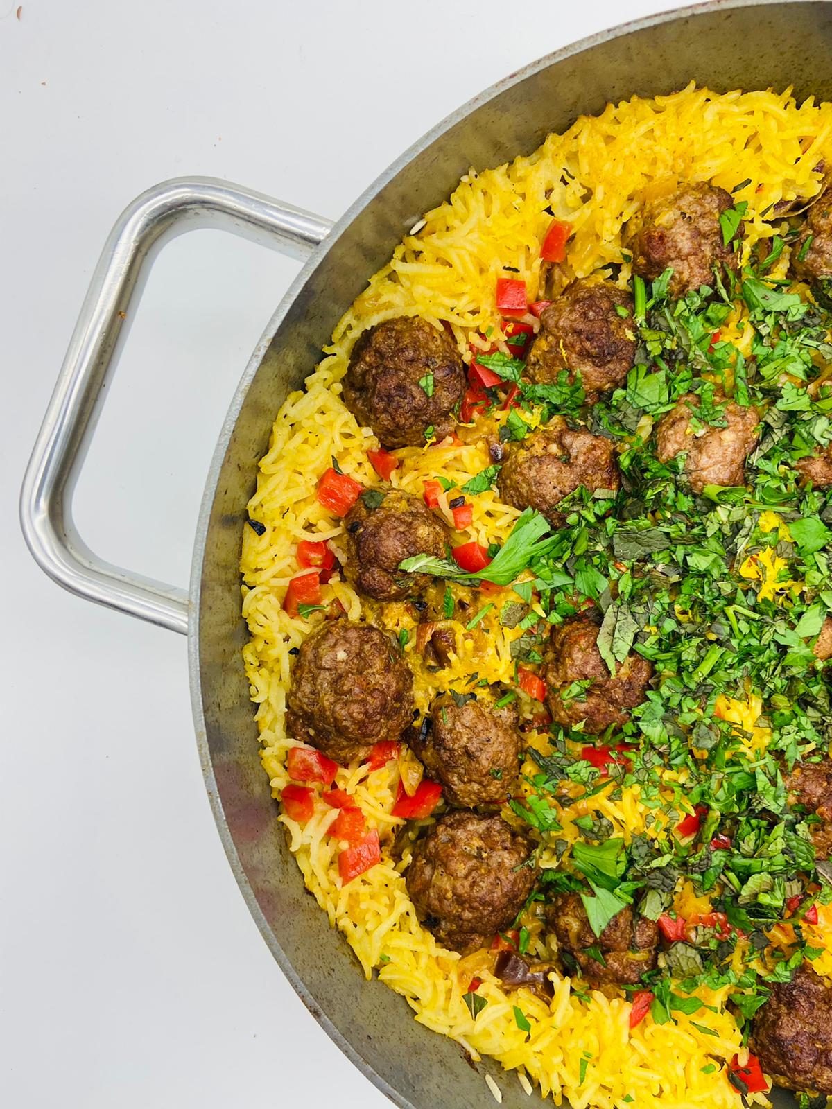 SAFFRON RICE PILAF WITH MEATBALLS AND DATES Ta'amim