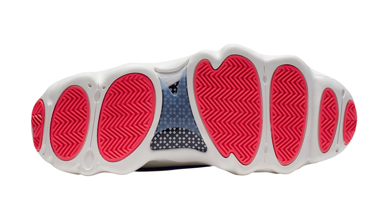 This Jordan Jumpman Pro Strong Draws Inspiration from the Nike Air Max