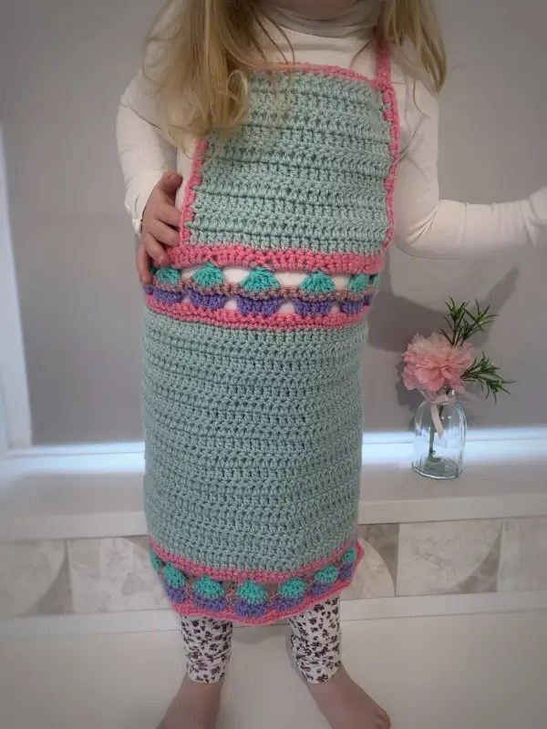 Child Size Eggcellent Apron Free Crochet Pattern » Weave Crochet