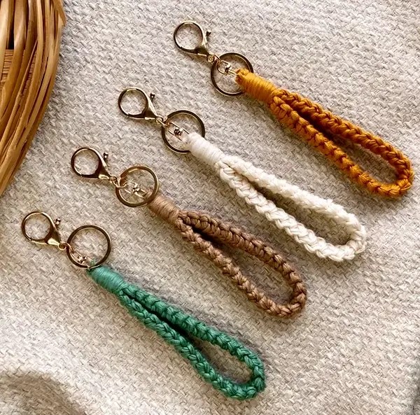 Crochet Pencil Keychain Pattern » Weave Crochet