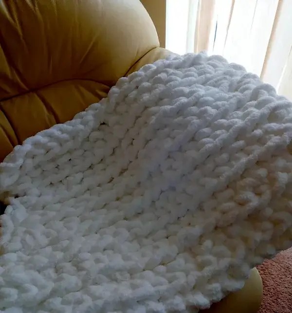 Easy Finger Crochet Blanket Pattern » Weave Crochet