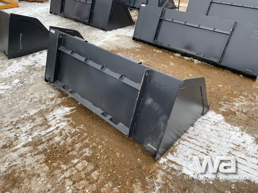 (UNUSED) 6 FT. SKID STEER SNOW BUCKET