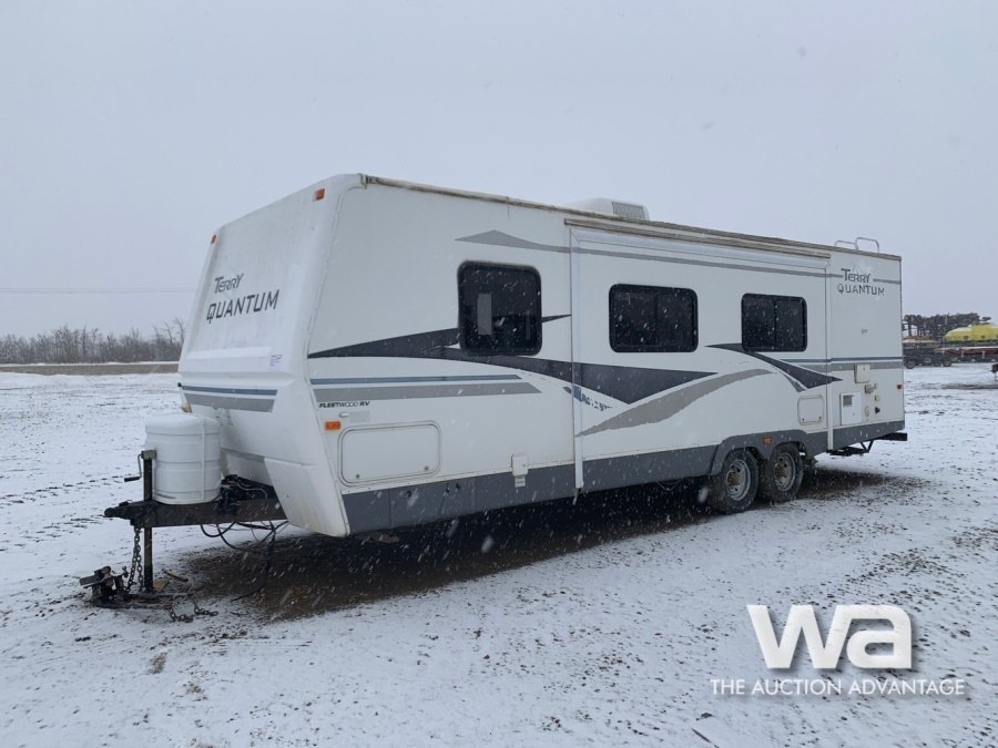 2004 TERRY QUANTUM T/A TRAVEL TRAILER