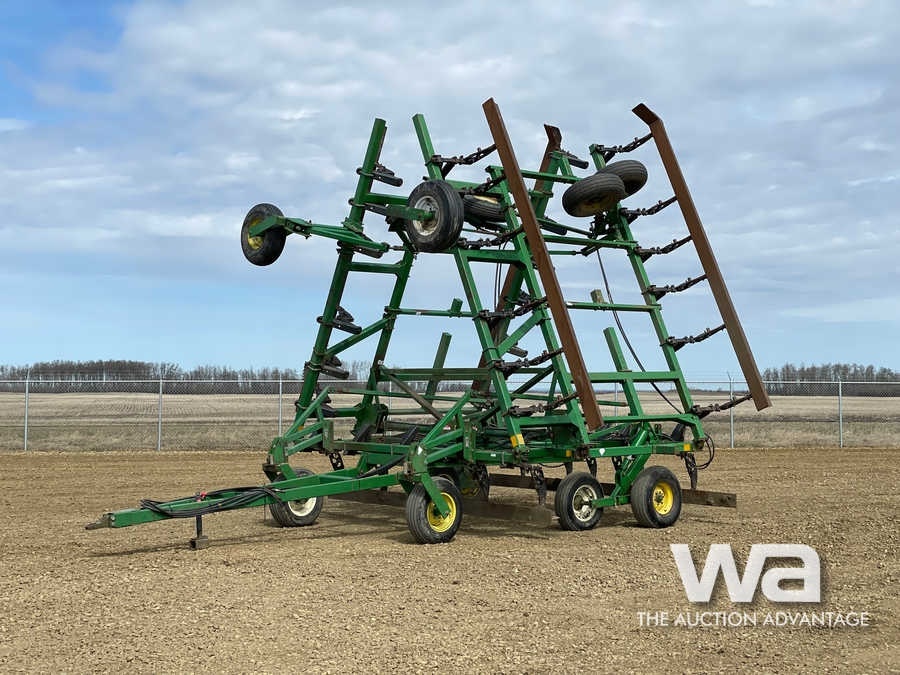 JOHN DEERE 610 40 FT. LAND LEVELER