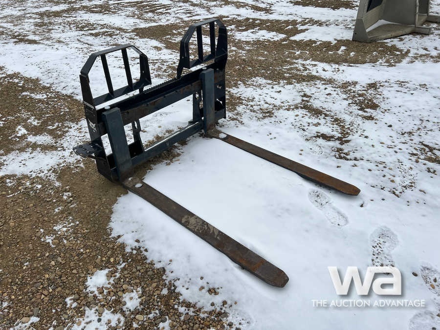 BOBCAT SKID STEER 48" PALLET FORKS