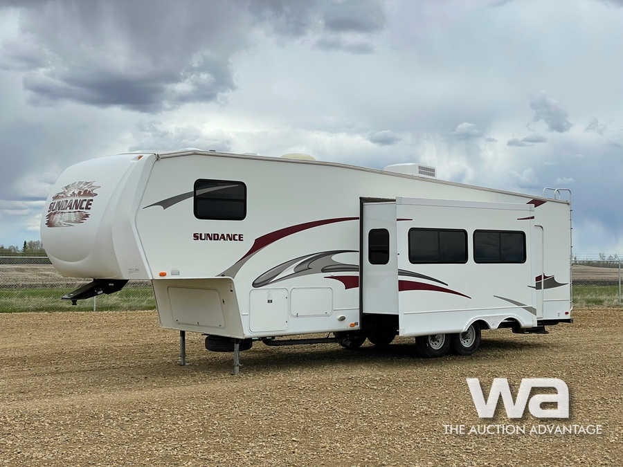 2009 HEARTLAND SUNDANCE 3300 5TH WHEEL TOY HAULER