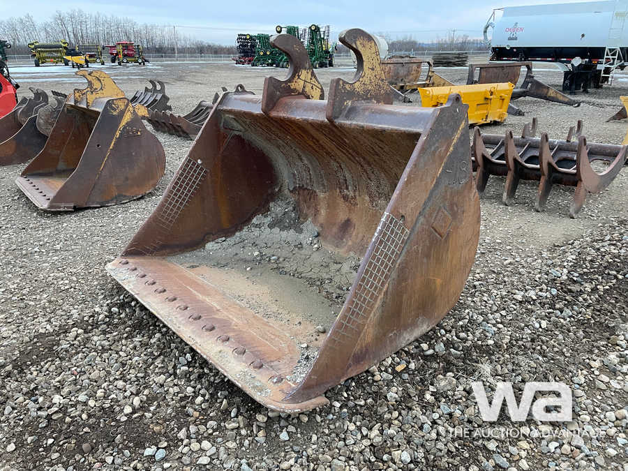 Caterpillar 400 Series Excavator Clean Out Bucket