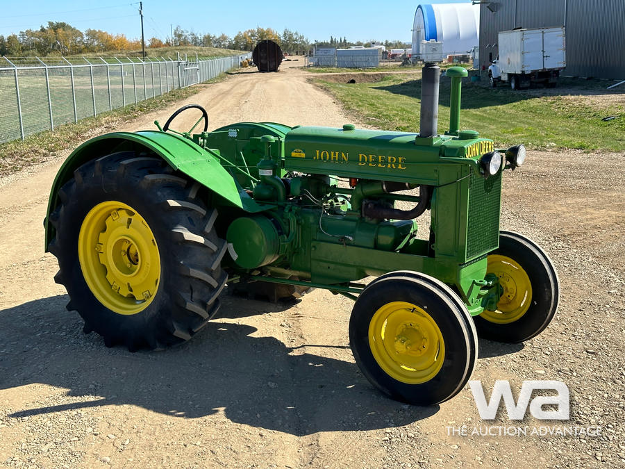 JOHN DEERE AR UNSTYLED ANTIQUE TRACTOR