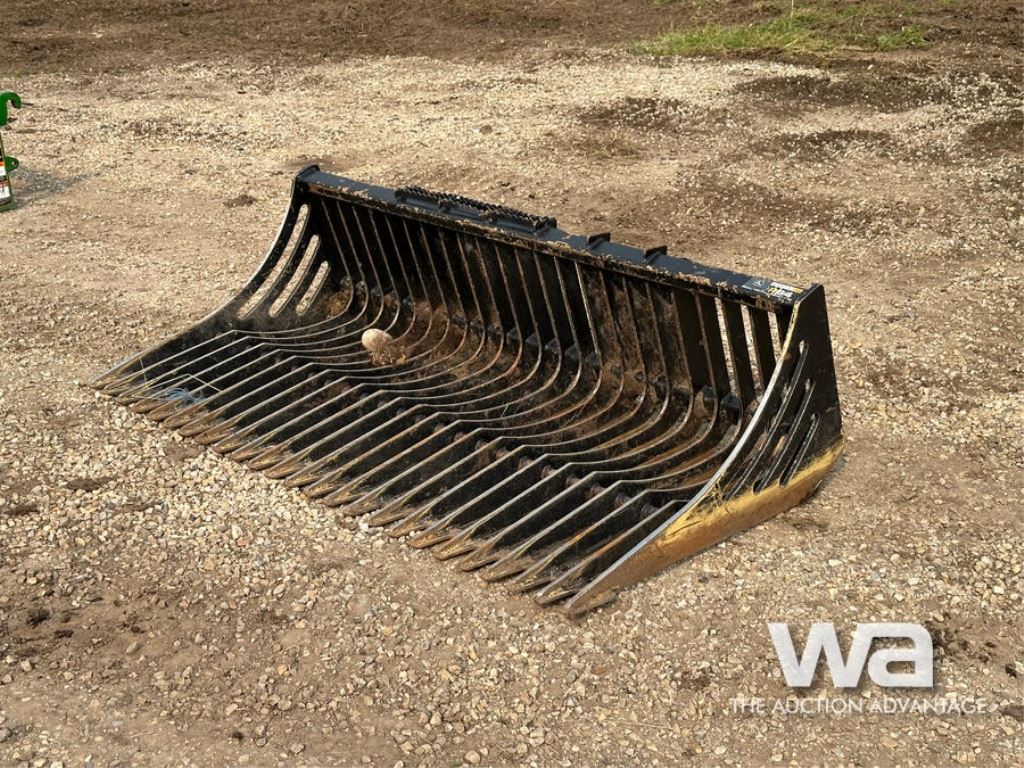 JOHN DEERE R84 SKELETON BUCKET