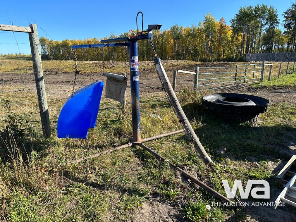 LEWIS CATTLE OILER & MINERAL FEEDER