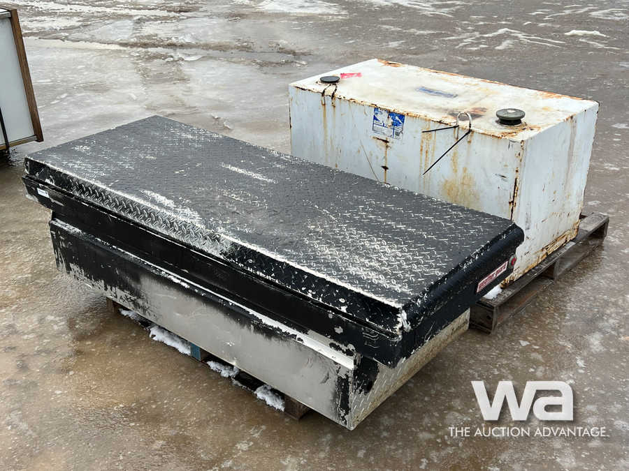 WEATHER GUARD TOOL BOX & SQUARE FUEL TANK