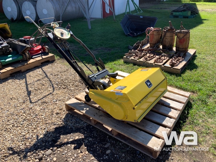 JOHN DEERE 30 IN. TILLER