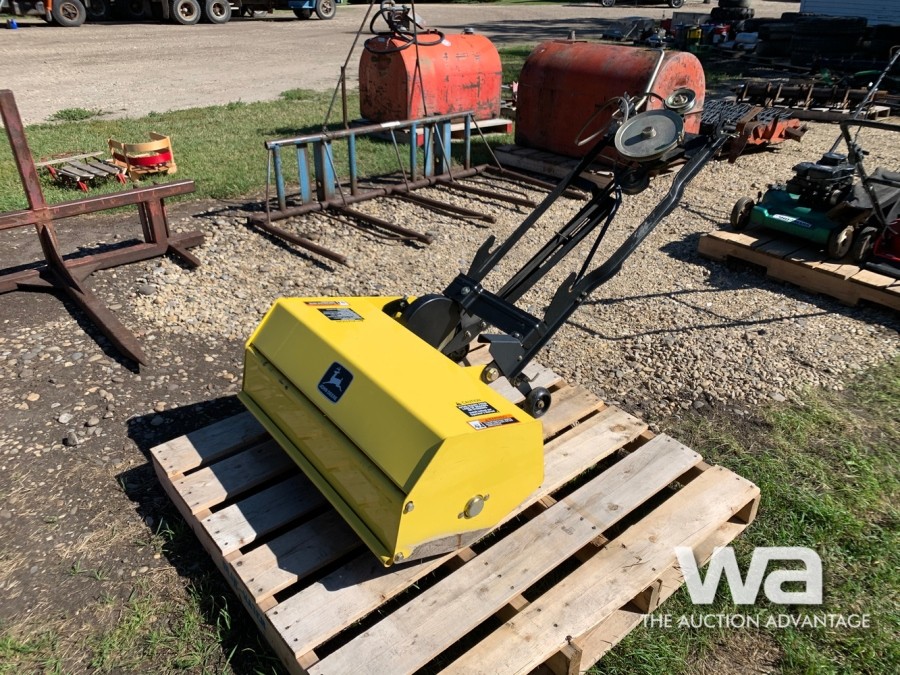 JOHN DEERE 30 IN. TILLER